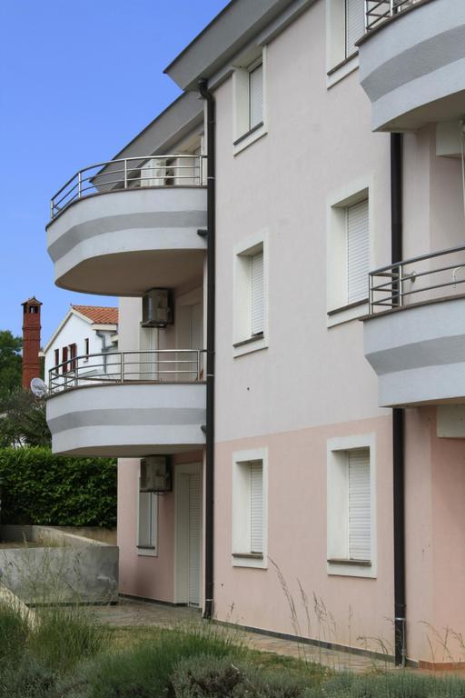 Seafront Apartment Gaby メドゥリン 部屋 写真